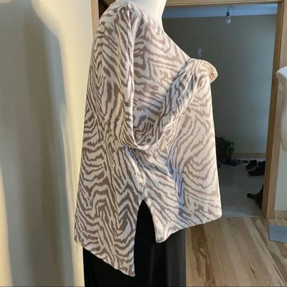 Mattilda high low oversized sweater - Picture 3 of 5